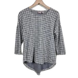 Chico’s Textured Metallic Top White Gray Women Size M Elegant Blouse
